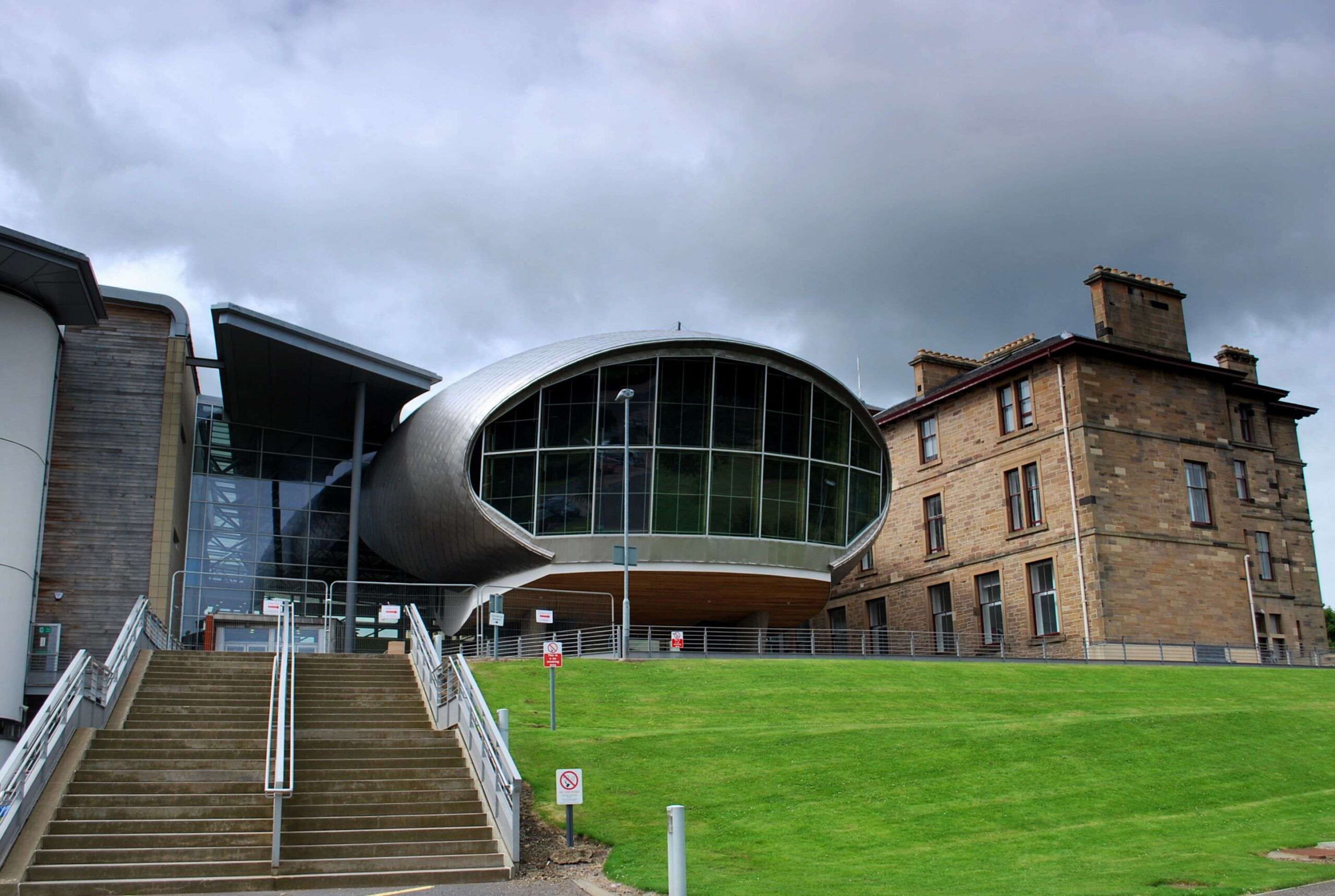 Edinburgh Napier acceptance rate